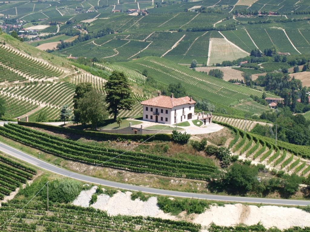 Villa Bricco Paglieri, Entire Villa Alba  Exteriör bild